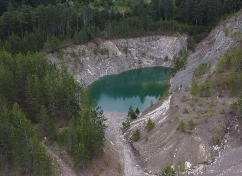 tavničko jezero snimljeno iz drona