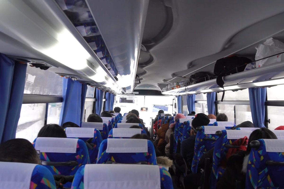 prikaz putnika u autobusu